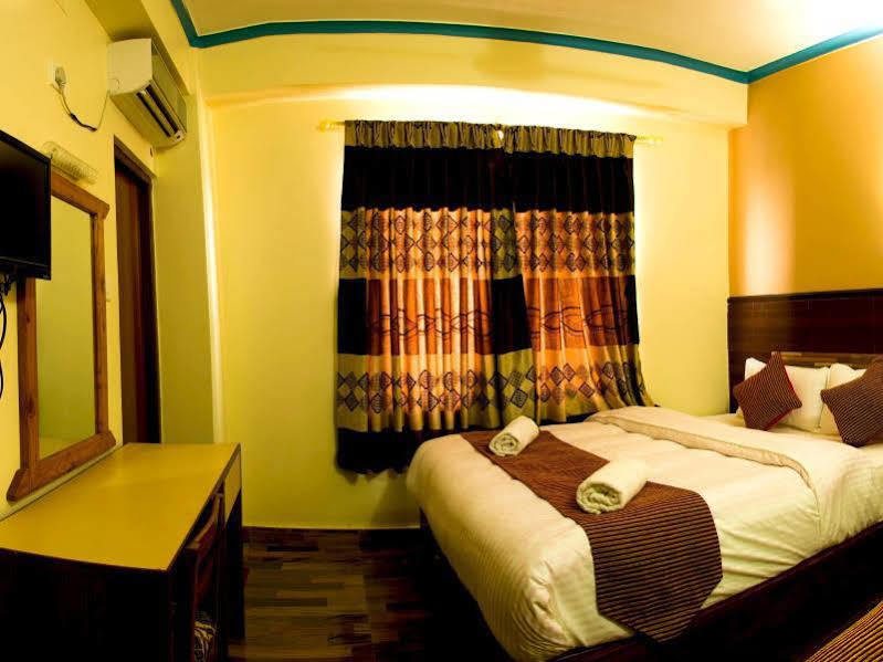 Adam Hotel
